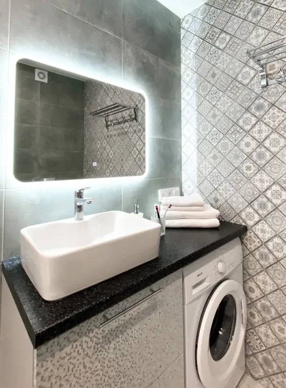 Квартира Квартира Жк альпийский квартал, рядом жд, 3 этаж диван с балконом, вид во двор — Сочи