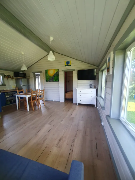 Уютный дом на краю города