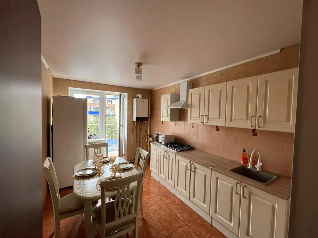 Квартира Уютная, просторная 3-комнатная квартира — Владикавказ