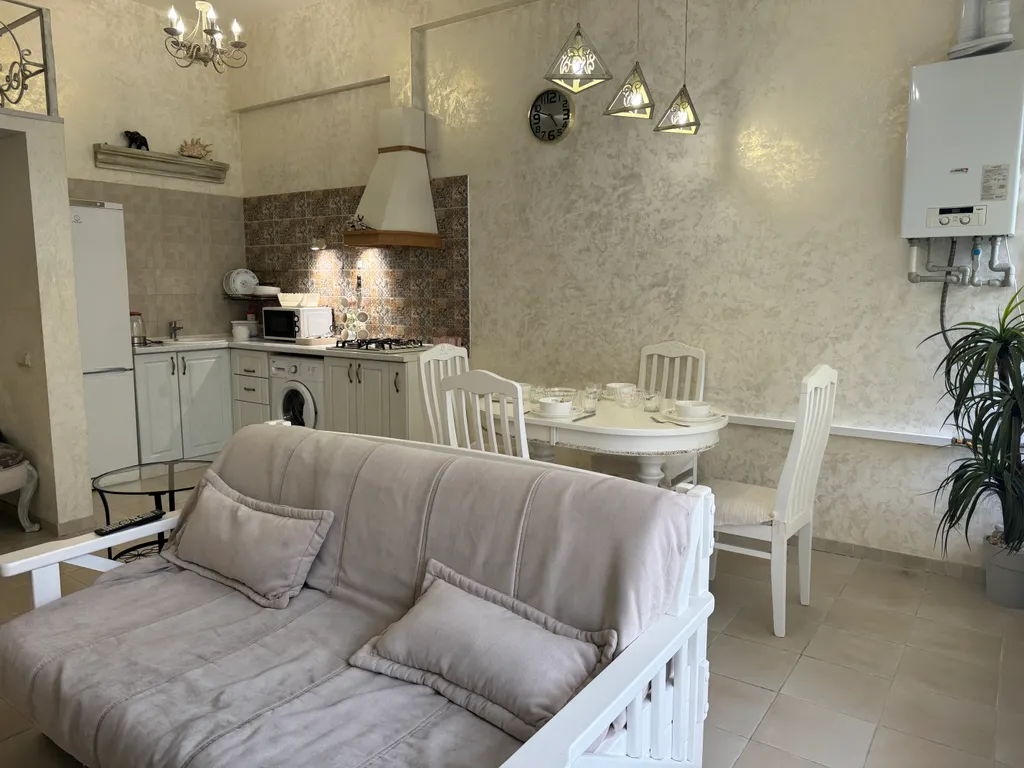 Квартира Уютная белая квартира на берегу Чёрного моря — Адлер