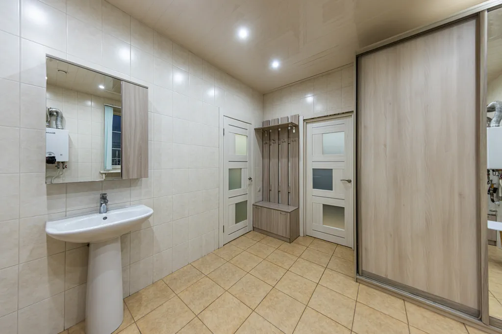 Просторный коттедж с бильярдом и сауной