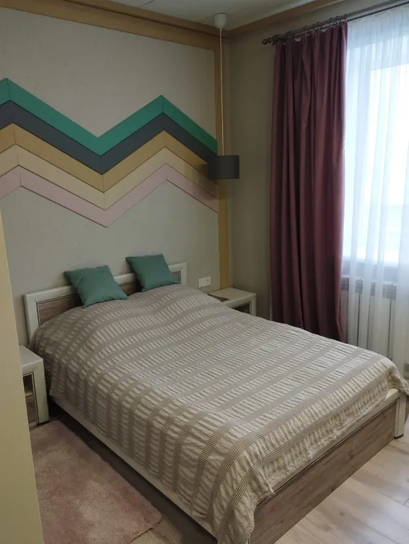 Полулюкс 2-местный с двуспальной кроватью + диван