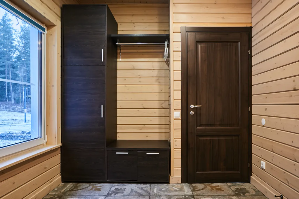 Просторный коттедж с 4 спальнями, камином и террасой