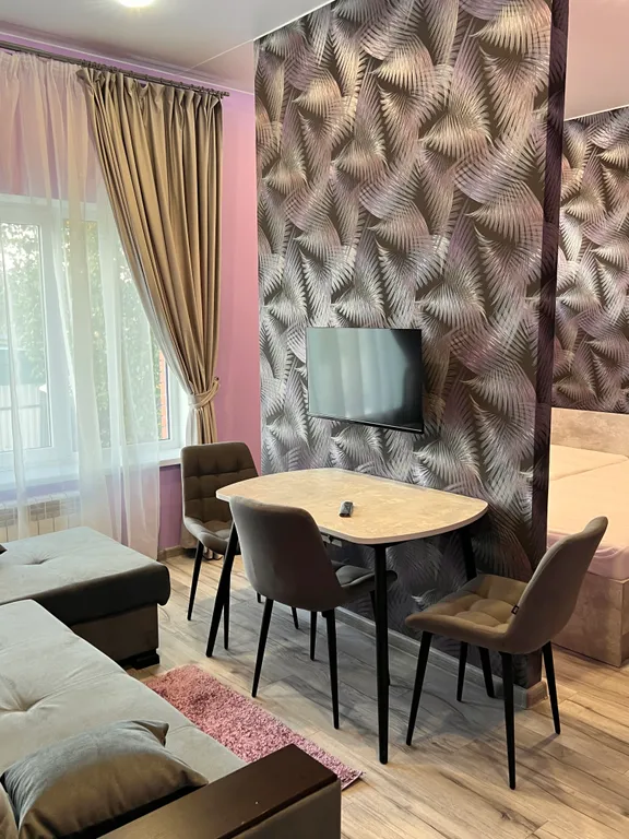 Квартира Стильная комната в гостевом доме рядом с ЖД и аэропортом — аренда посуточно в Псков