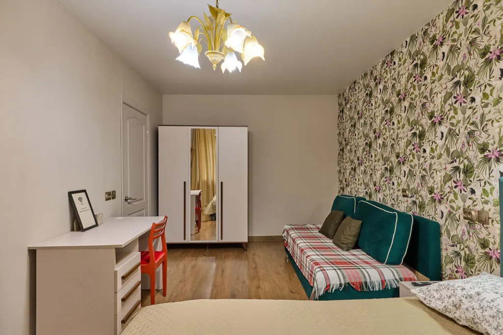 6-местные апартаменты рядом с УГМК и киностудией