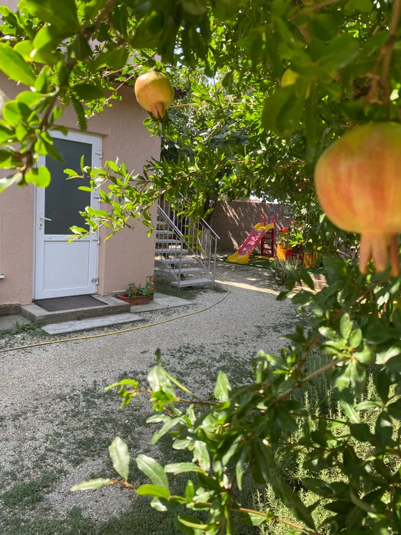 Коттедж Дом с беседкой — Судак