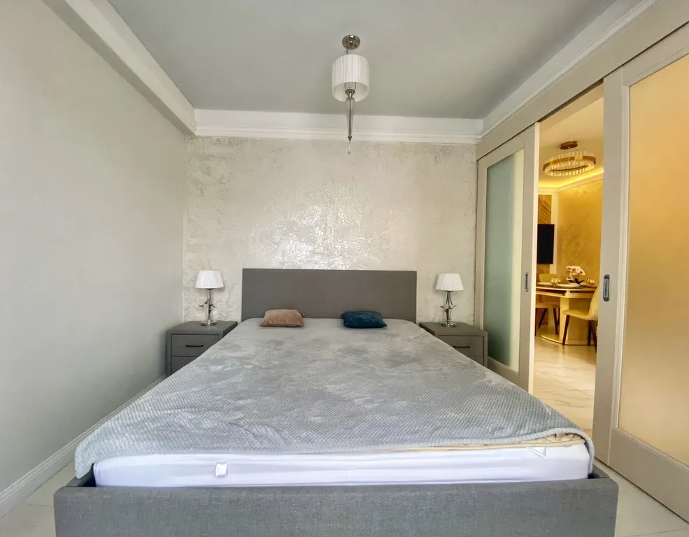 Шестиместная просторная двухкомнатная квартира