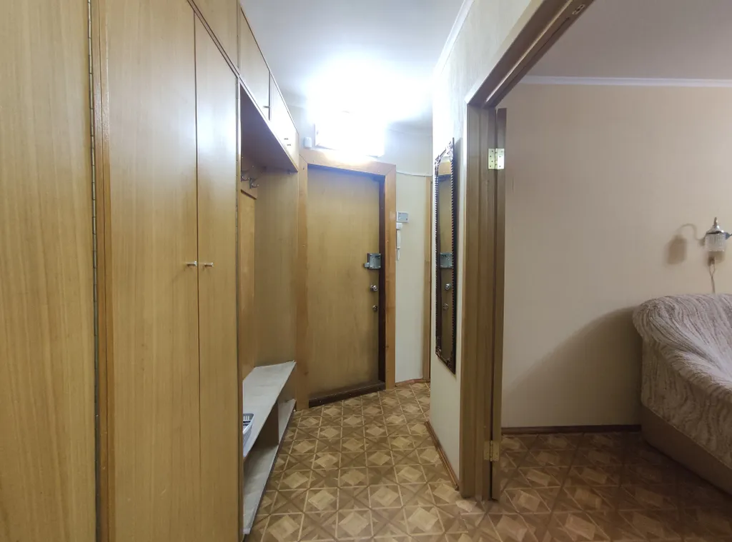 Квартира 3-комнатная квартира ochre apartament у Нефтегазового университета — Тюмень