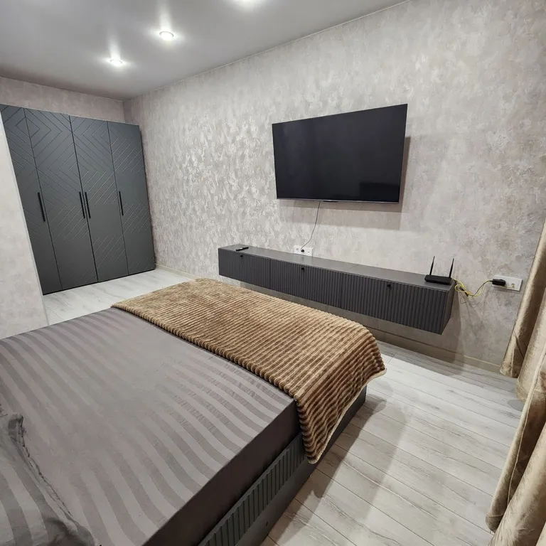 Квартира с новым ремонтом рядом с аэропортом