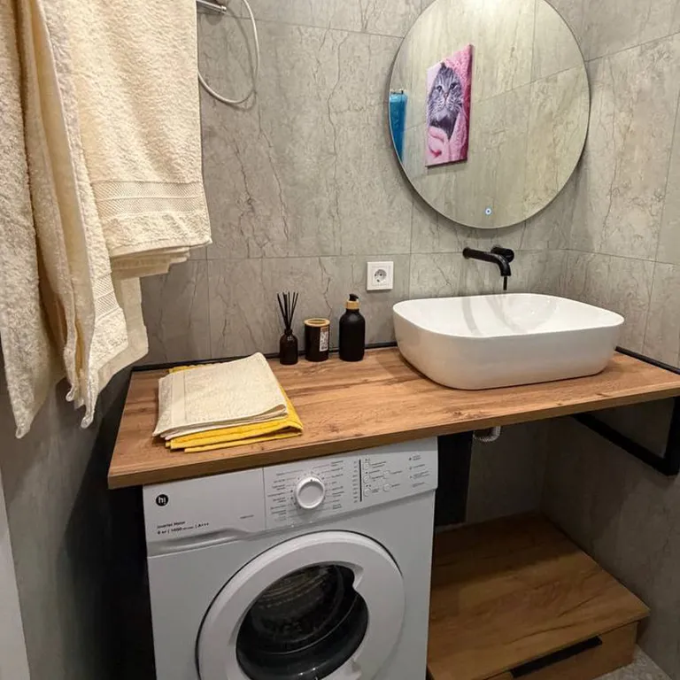 Дом для двоих в сосновом лесу