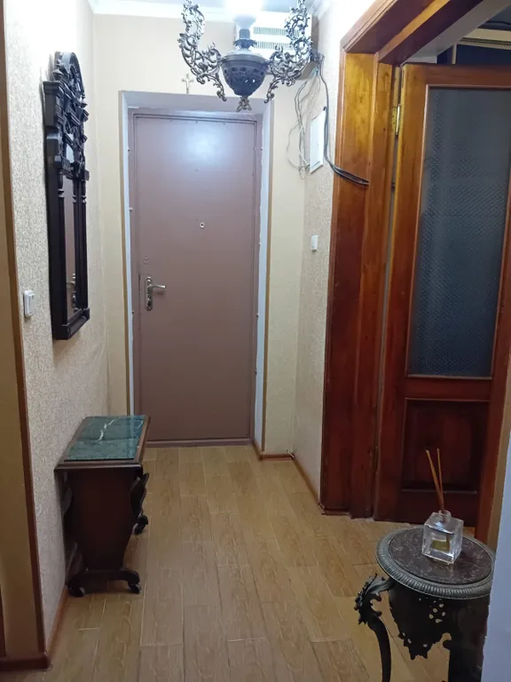 Квартира 3-комнатная квартира — Сухум