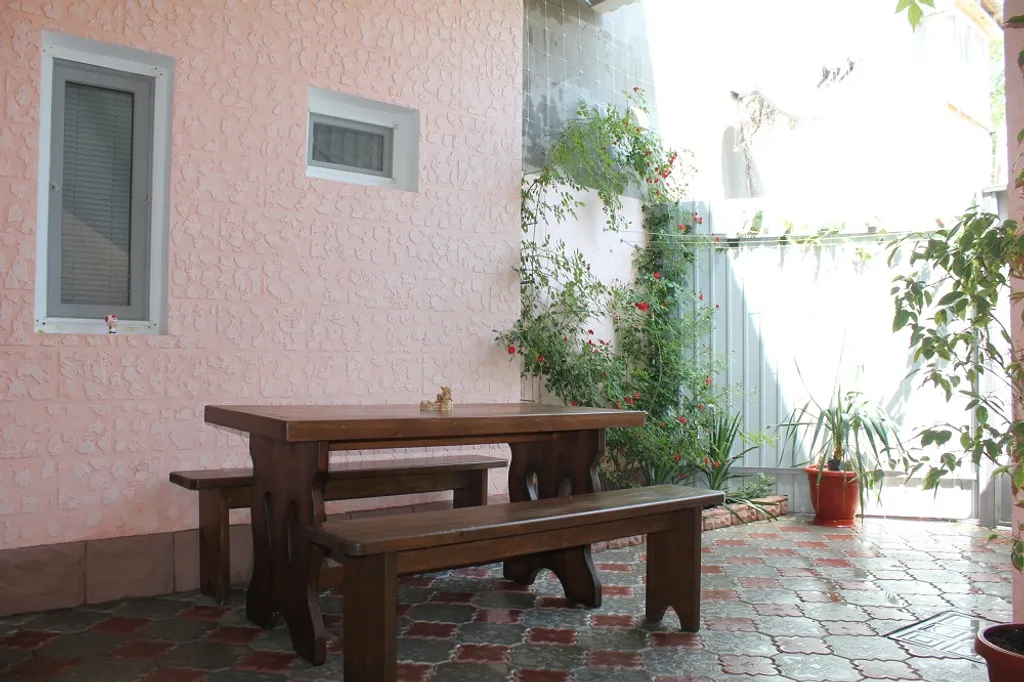 Коттедж Трёх комнатный дом до моря 5 минут пешком — Евпатория