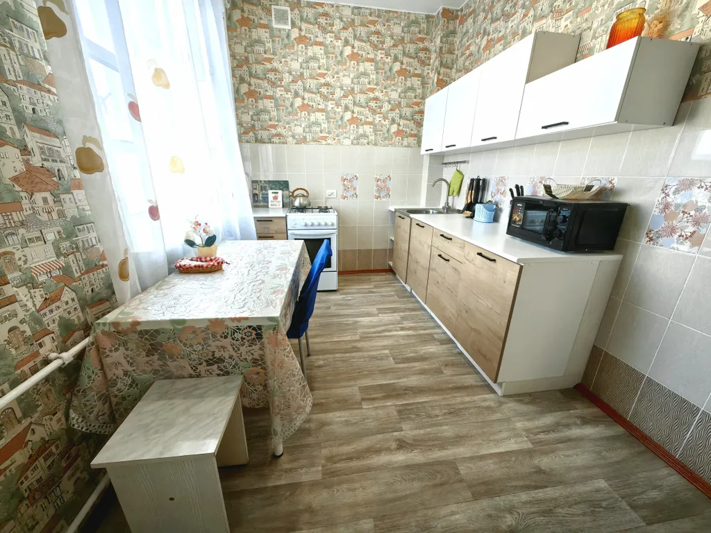 2-комнатная квартира в удобном районе: рядом Севмаш, ул. Ленина