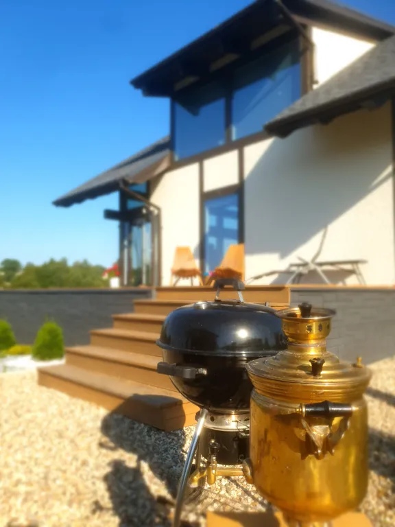 Светлый дом у озера c баней