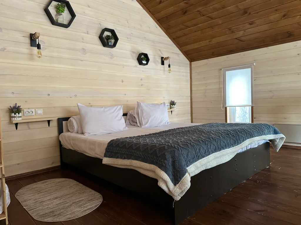 Коттедж Барнхаус III с видом на хвойный лес — Архыз