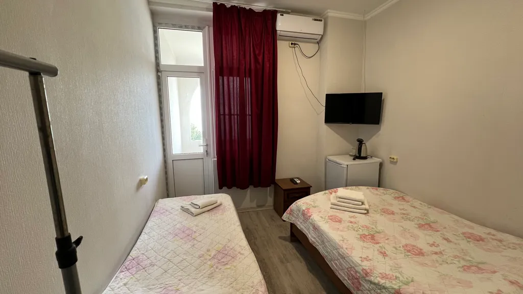 Квартира Квартира Трёхместный номер с видом на море — Гагра