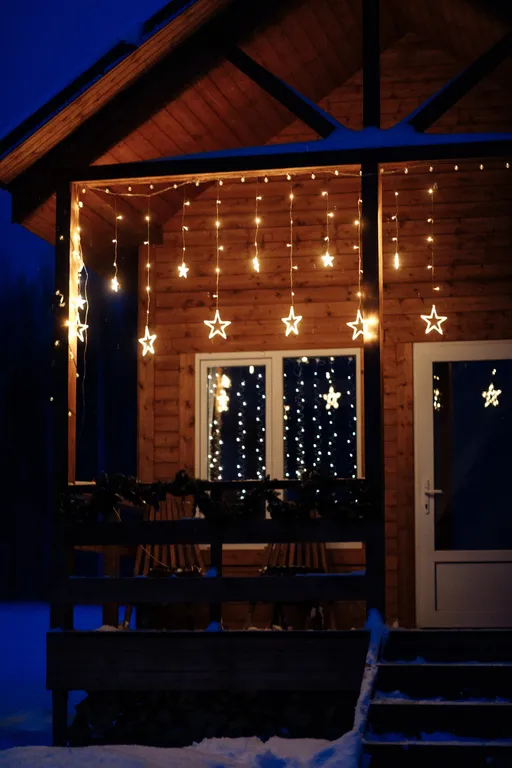 Домик на берегу реки