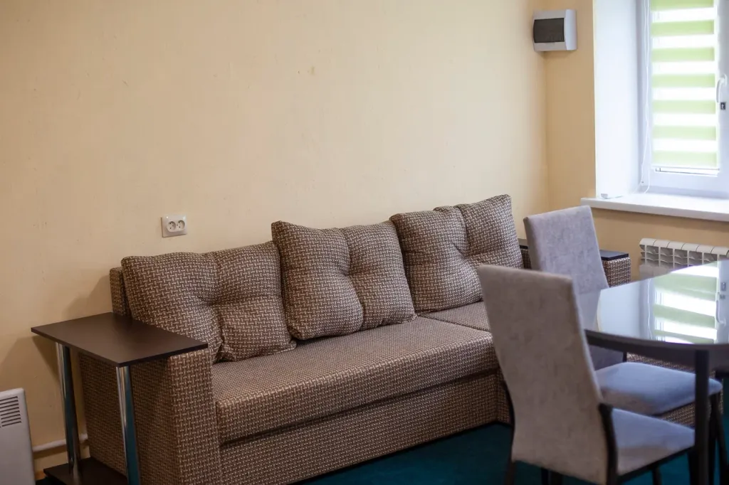 Домик четырёхместный с беседкой и мангалом