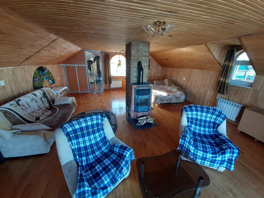 Домик у озера Свирь