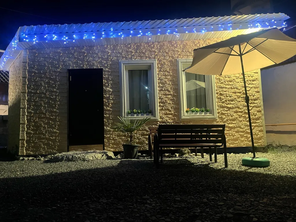 Коттедж Домик у Моря отдельно стоящий - парковка, детский уголок, зона отдыха — Адлер