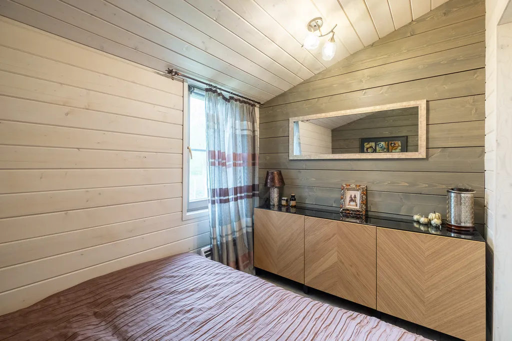 Лисий домик с камином