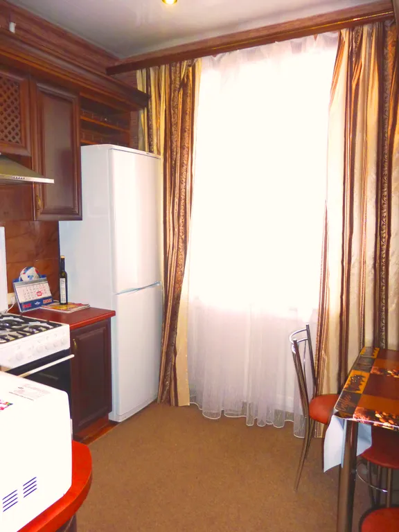 Просторная двухкомнатная сталинка в районе Вечного огня