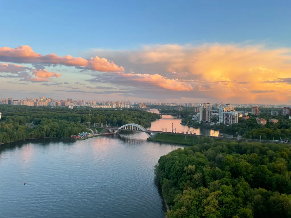 Современные апартаменты с видом на яхт клуб и канал имени Москвы