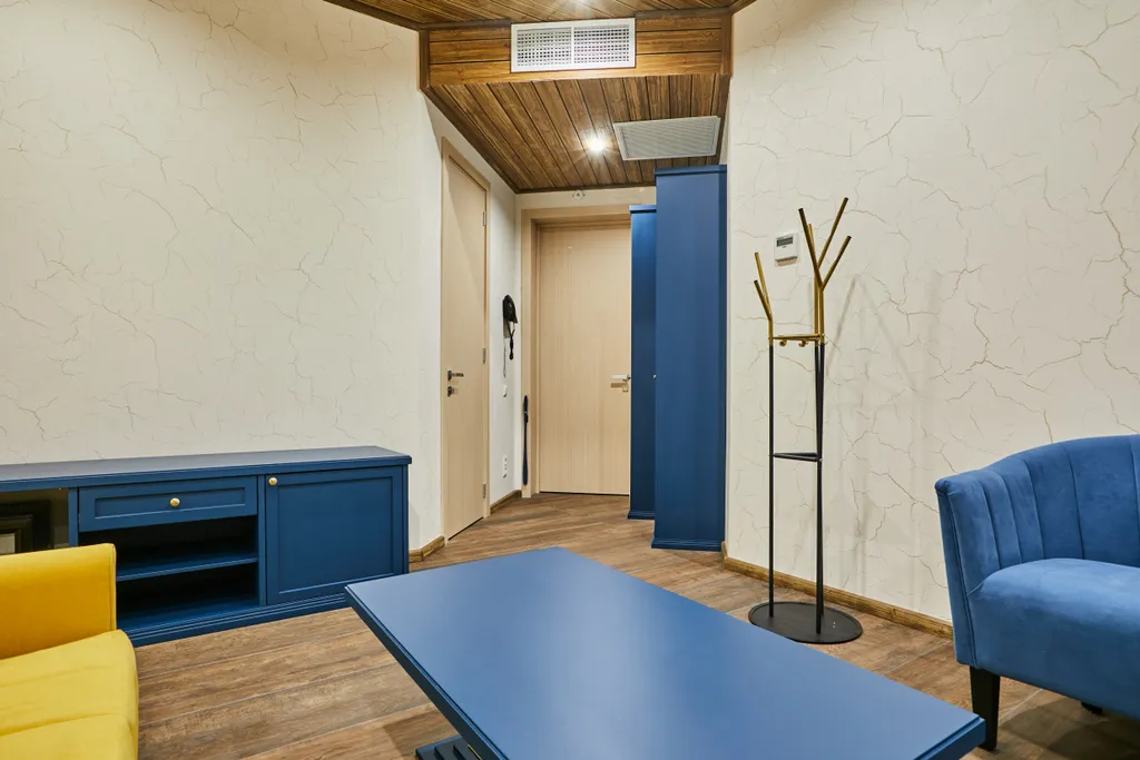 Полулюкс с кроватью размера king-size видом на озеро