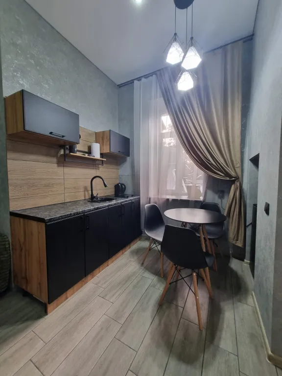 Студия на земле