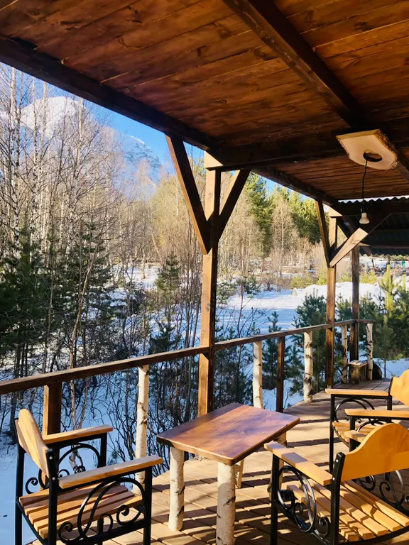 Уютный коттеджный домик в сосновом бору с прекрасными видами на горы