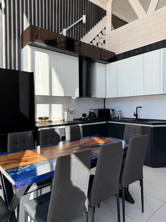 Дом в центре гор