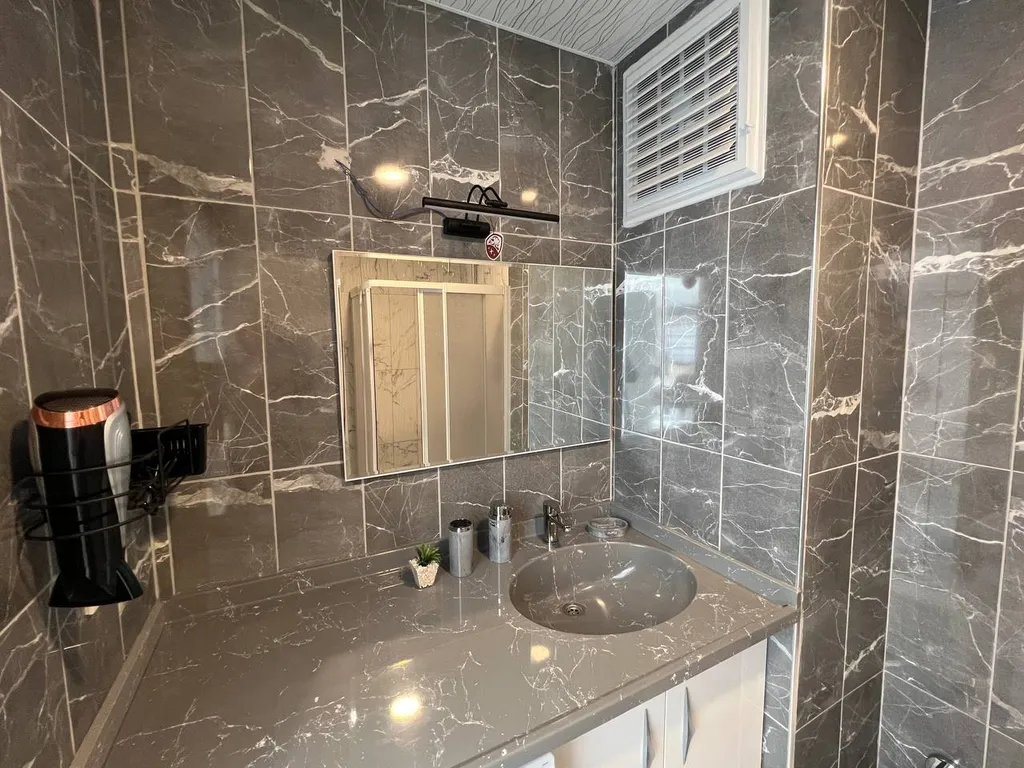 Стильные, комфортные апартаменты с видом на море Sky