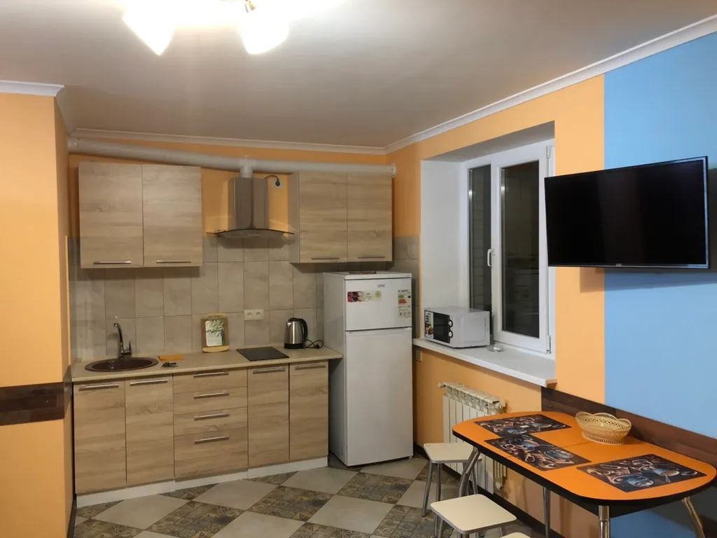 Квартира-студия персиковая