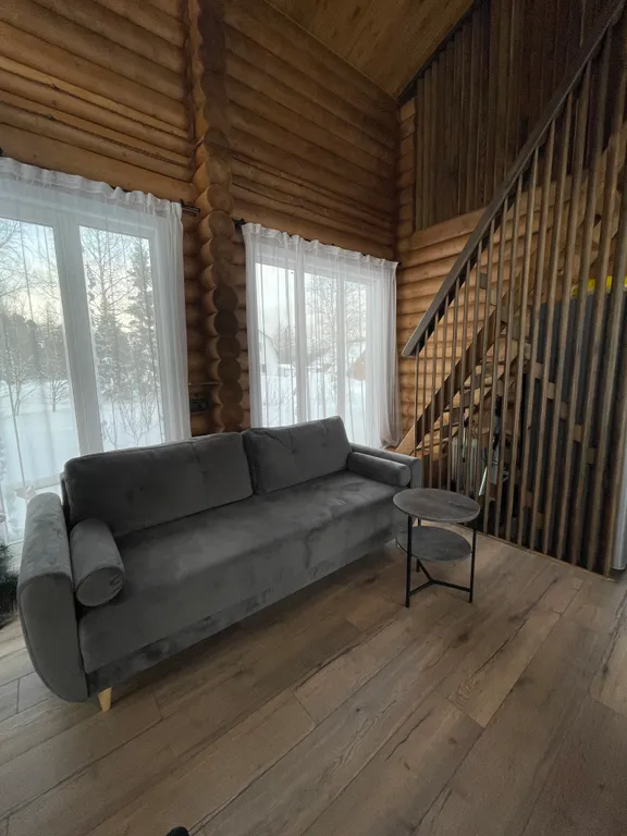 Комфортабельный дом из бревна с 2мя спальнями