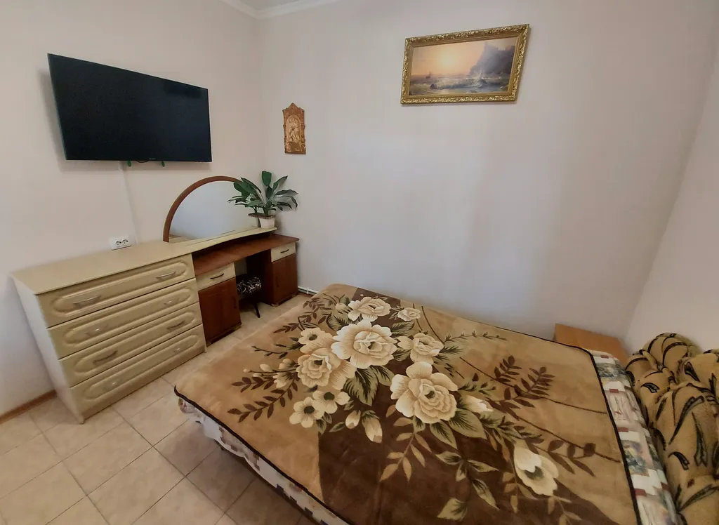 Двухкомнатная квартира со всеми удобствами в 5 минутах от моря