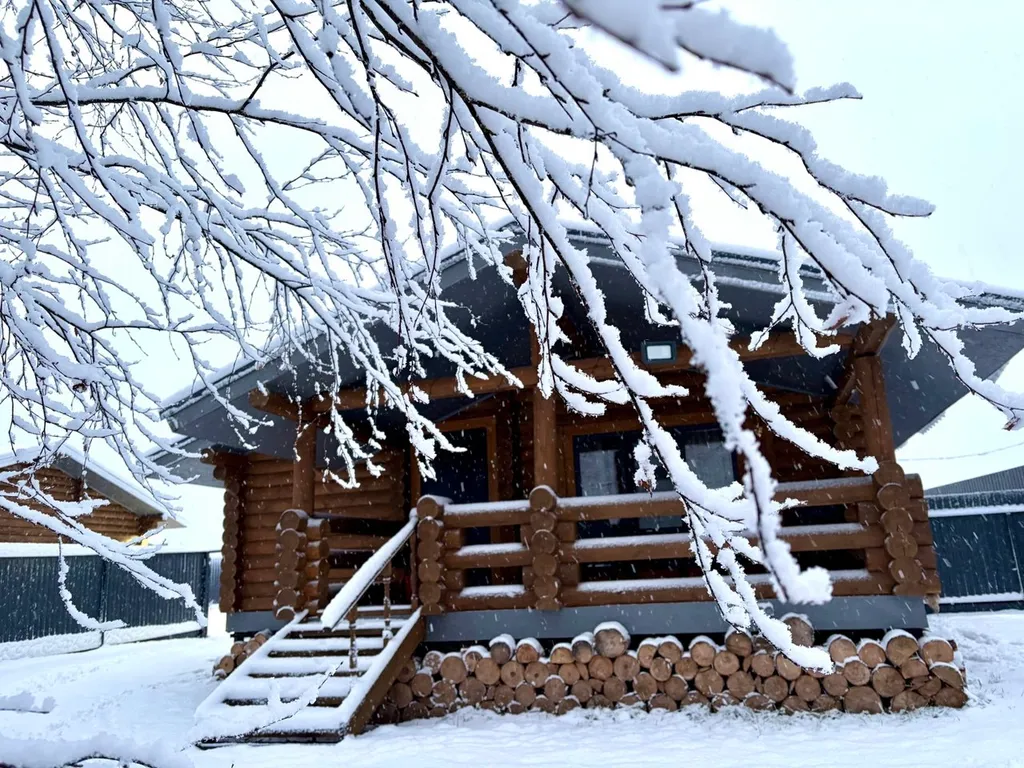 Домик с видом на лес