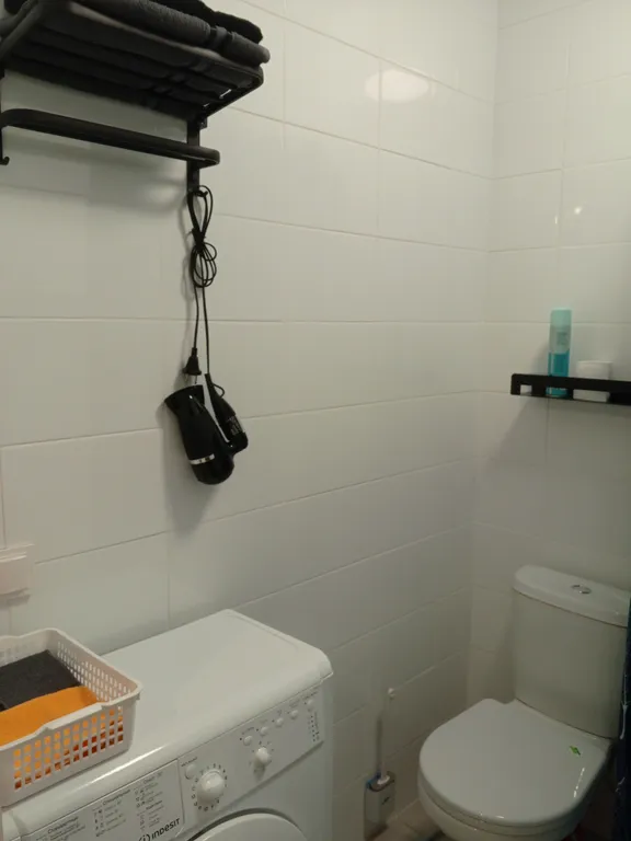 Студия напротив ГУОР по хоккею