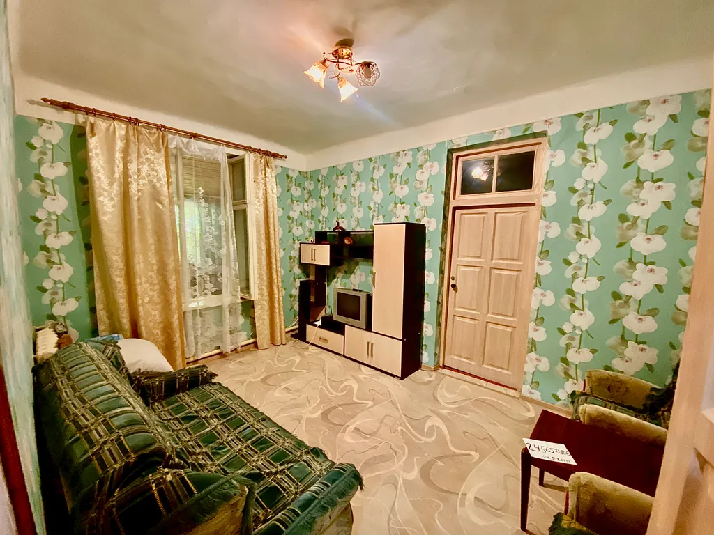 3-комнатная Квартира — аренда посуточно в Орджоникидзе