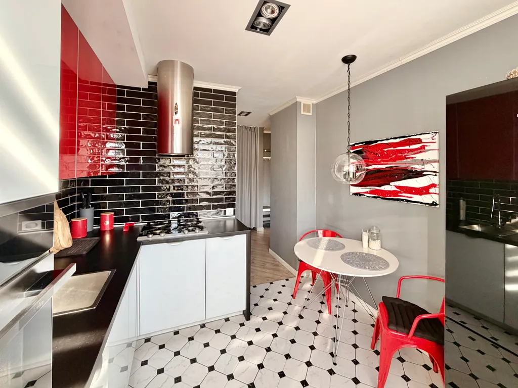 Уютная квартира в самом центре у парка, бесконтактное заселение — аренда посуточно в Калининград