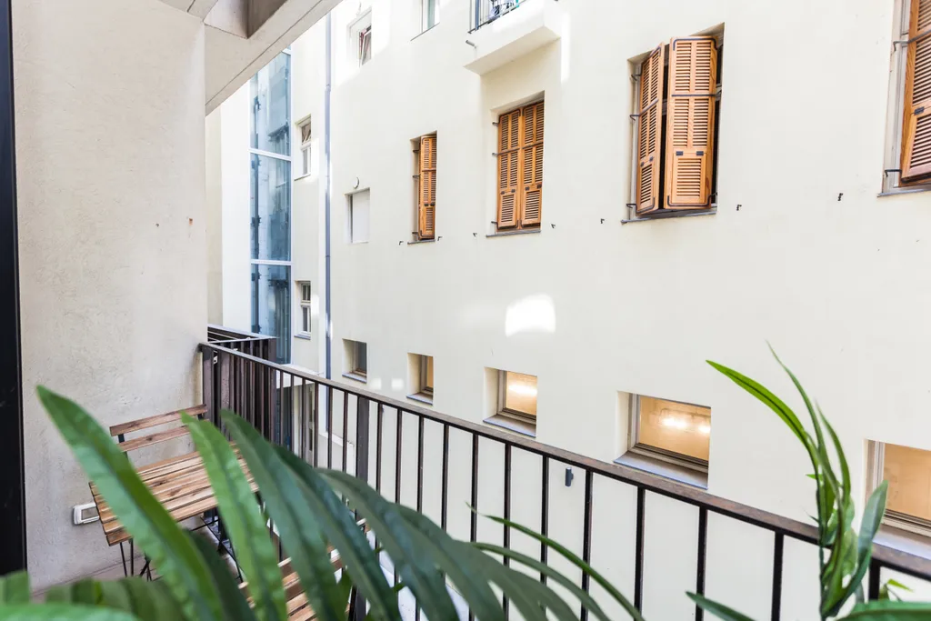 Стильная и полностью оборудованная квартира в центре у моря