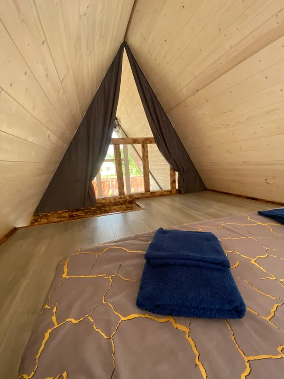 А-фрейм с бассейном