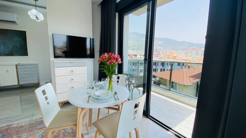 Новые апартаменты в центре рядом с морем