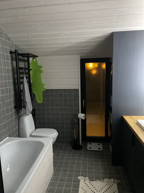 Коттедж Дом с летним бассейном (4 спальни) — Дубна