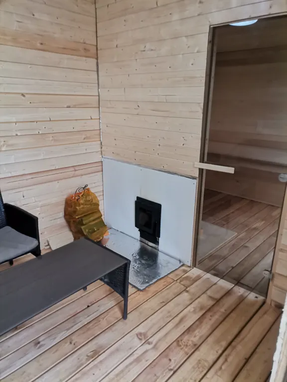 Дом у берёзы с баней в тихом месте возле леса и реки