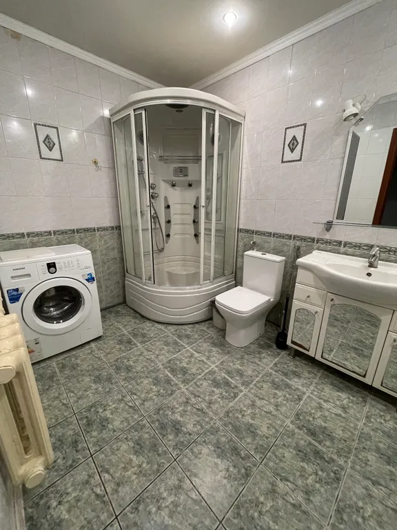 Дом в уникальном месте на берегу озера