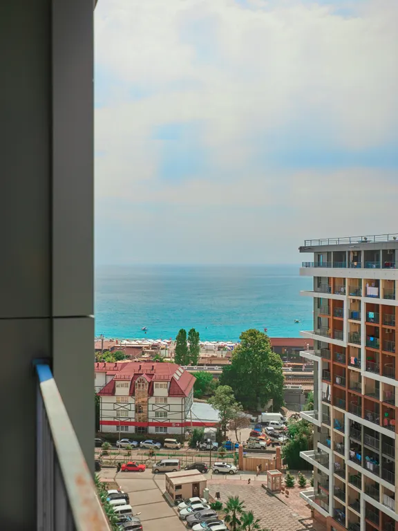 Двухкомнатная квартира на берегу моря