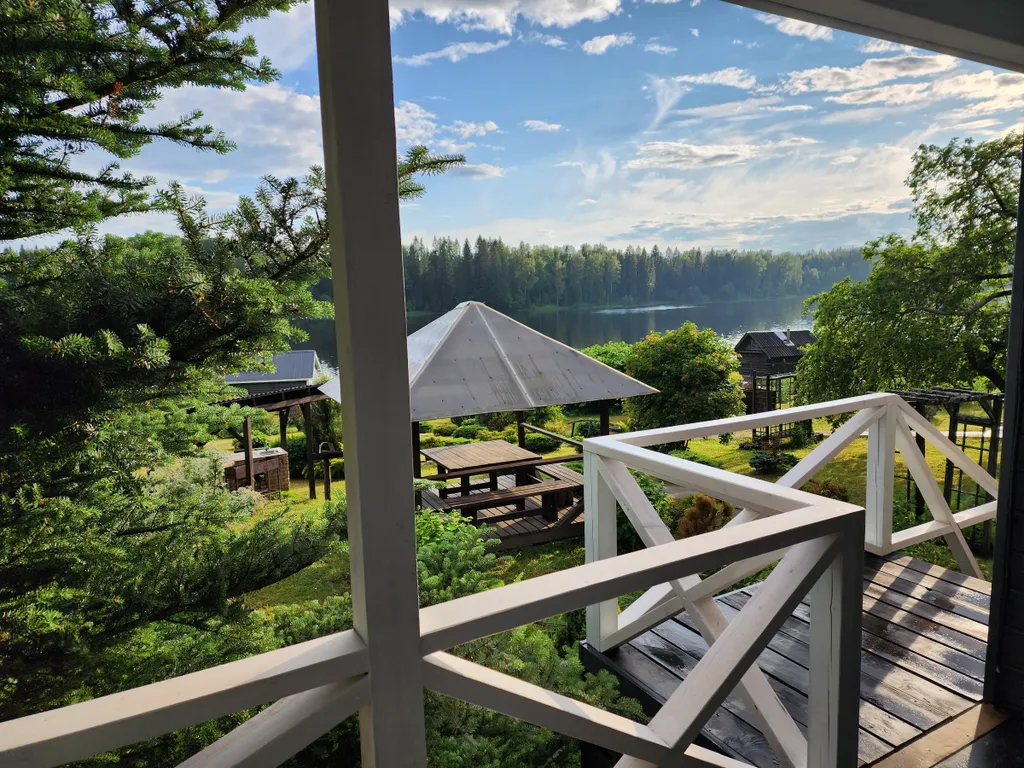 Апартамент с террасой и видом на озеро