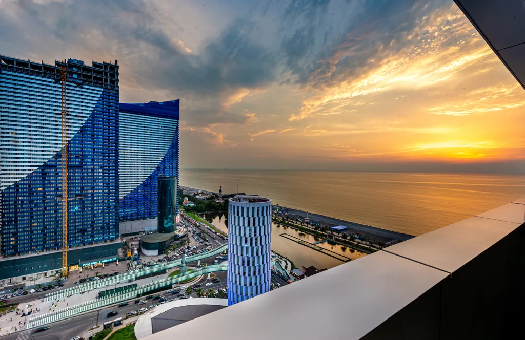 Sea Dreams - Enchanting Views of the Singing Fountains and Sunset