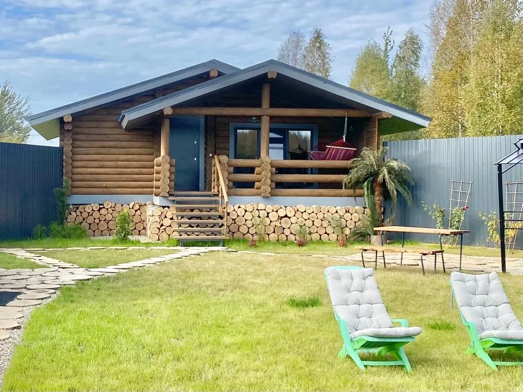 Домик со своим прудом и баней