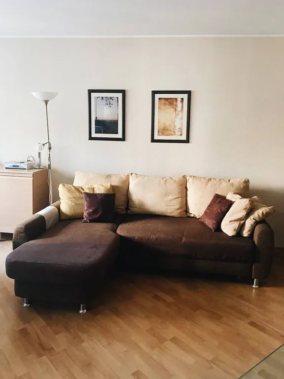 Дизайнерская 3-комнатная квартира у Самолета